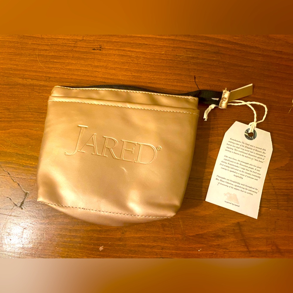 Mea Huna Jared Gold Toiletry Bag NWT